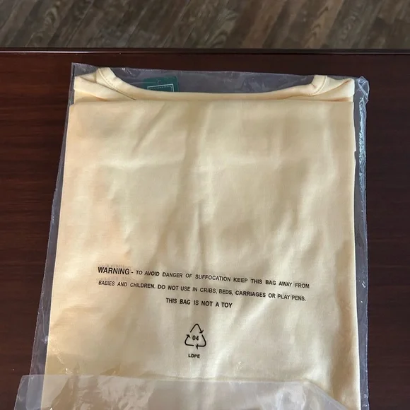 NWTLL Bean, women’s medium butter, yellow, scoop neck, elbow sleeve, 38 “chest - Picture 3 of 4